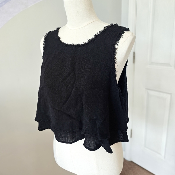 KLd Tops - KLd | Large | Black Sleeveless Raw Hem Crop Top